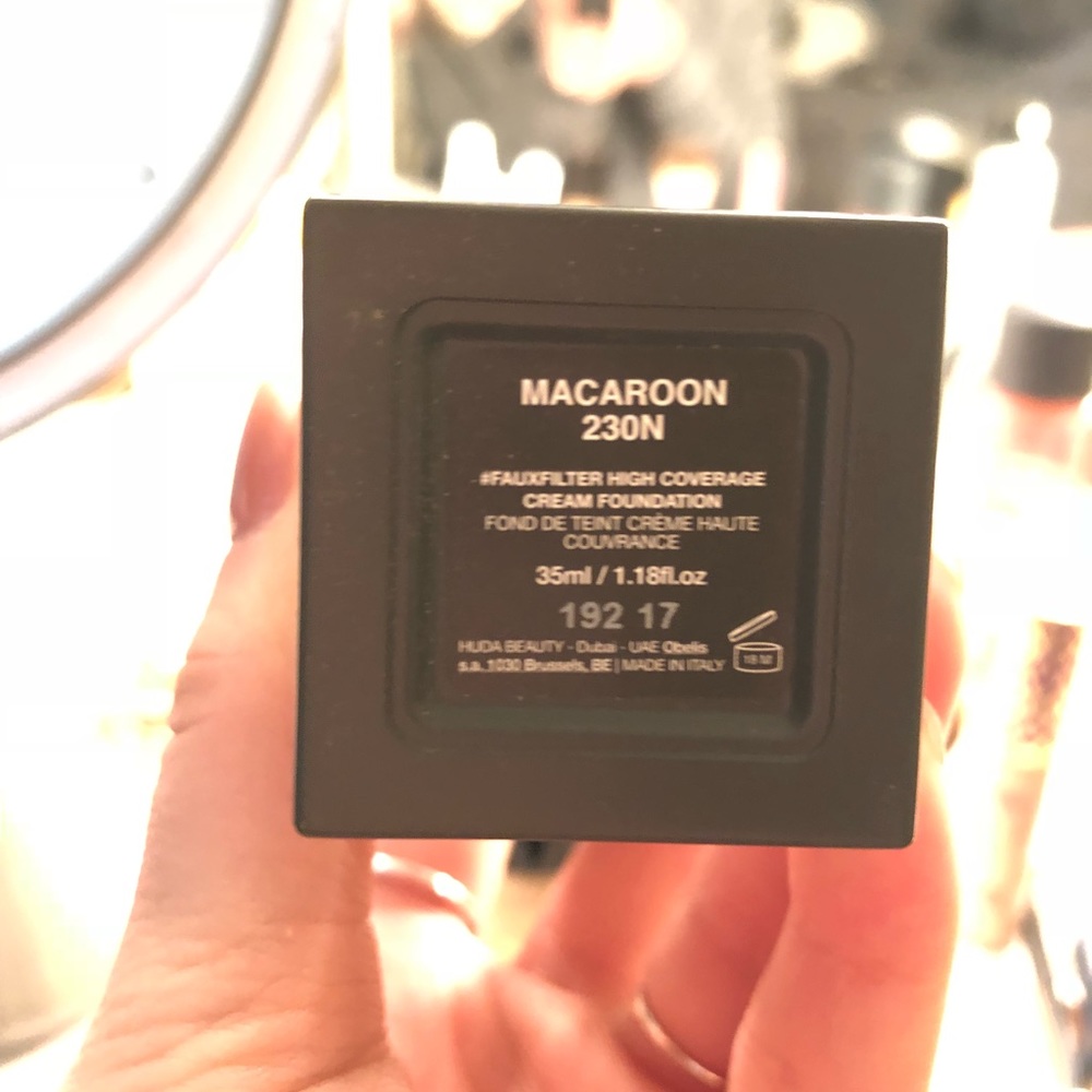 Huda Beauty Faux Filter Foundation